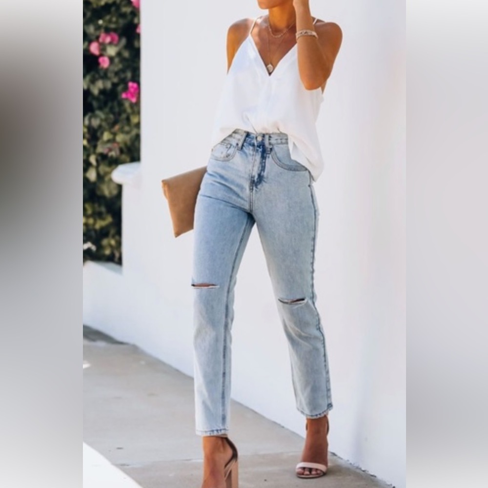 HIGH RISE JEANS